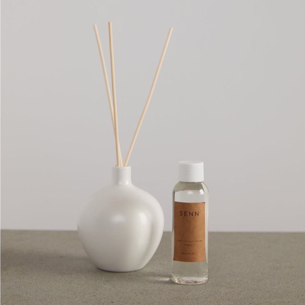 Oak + Fort Reed Diffuser Set Linen scent 100ml Brand new in box! Best home gift